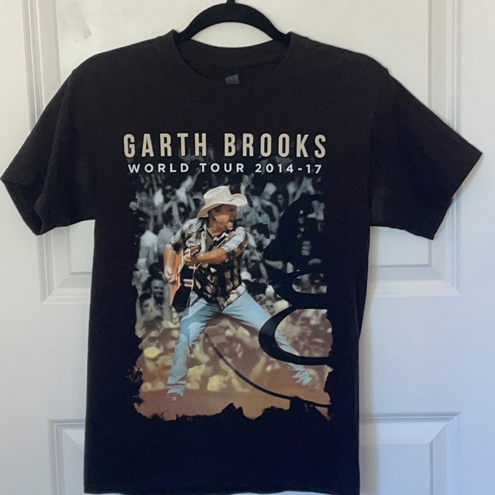 Garth Brooks World Tour 2014-17 Concert Tee Small Country Music